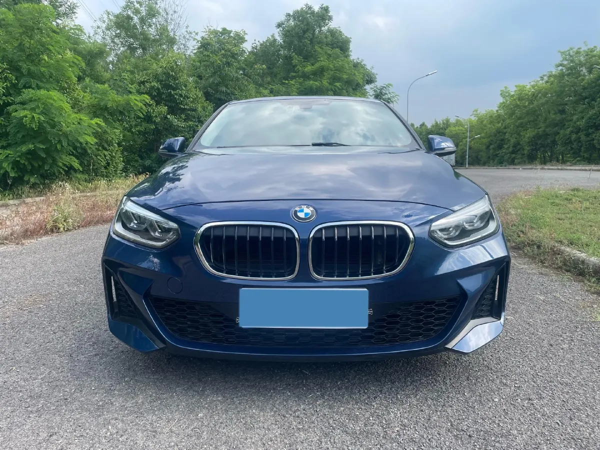 2022 BMW 1 Series 1.5T 140HP L3 7DCT,autocango,china used car exporter,china ev exporter,chinese used car exporter,chinese used ev exporter