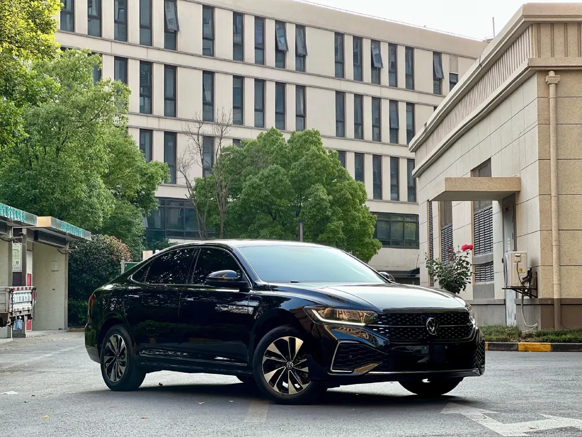 2023 Volkswagen Passat 2.0T 186HP L4 7DCT,autocango,china used car exporter,china ev exporter,chinese used car exporter,chinese used ev exporter