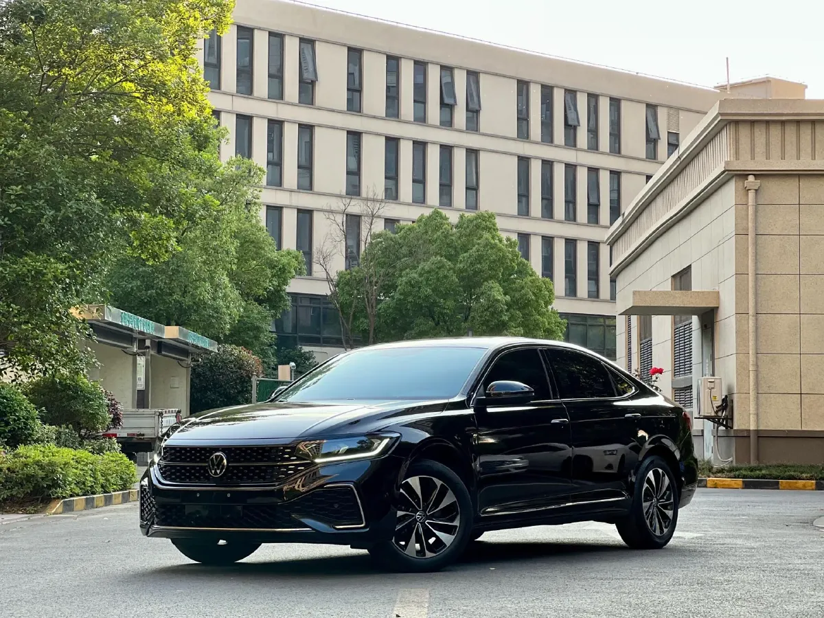 2023 Volkswagen Passat 2.0T 186HP L4 7DCT,autocango,china used car exporter,china ev exporter,chinese used car exporter,chinese used ev exporter