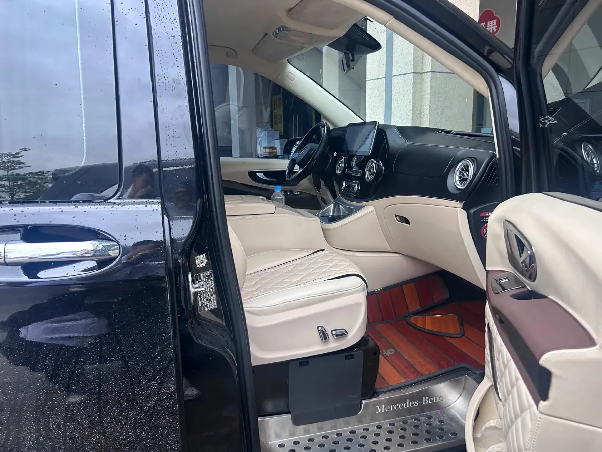 2018 Mercedes-Benz Vito 2.0T 211HP L4 7AT,autocango,china used car exporter,china ev exporter,chinese used car exporter,chinese used ev exporter