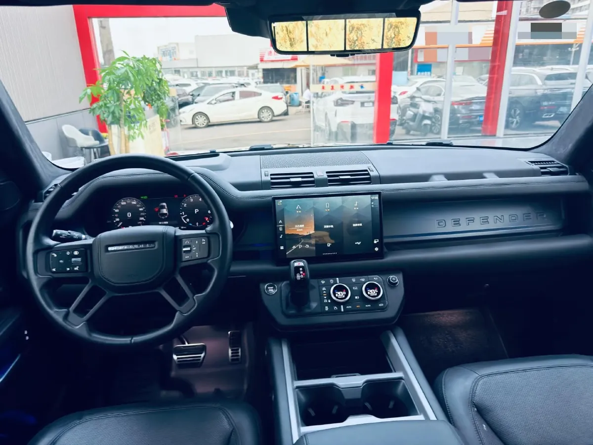 2025 Land Rover Defender 3.0T 400HP L6 8AT,autocango,china used car exporter,china ev exporter,chinese used car exporter,chinese used ev exporter