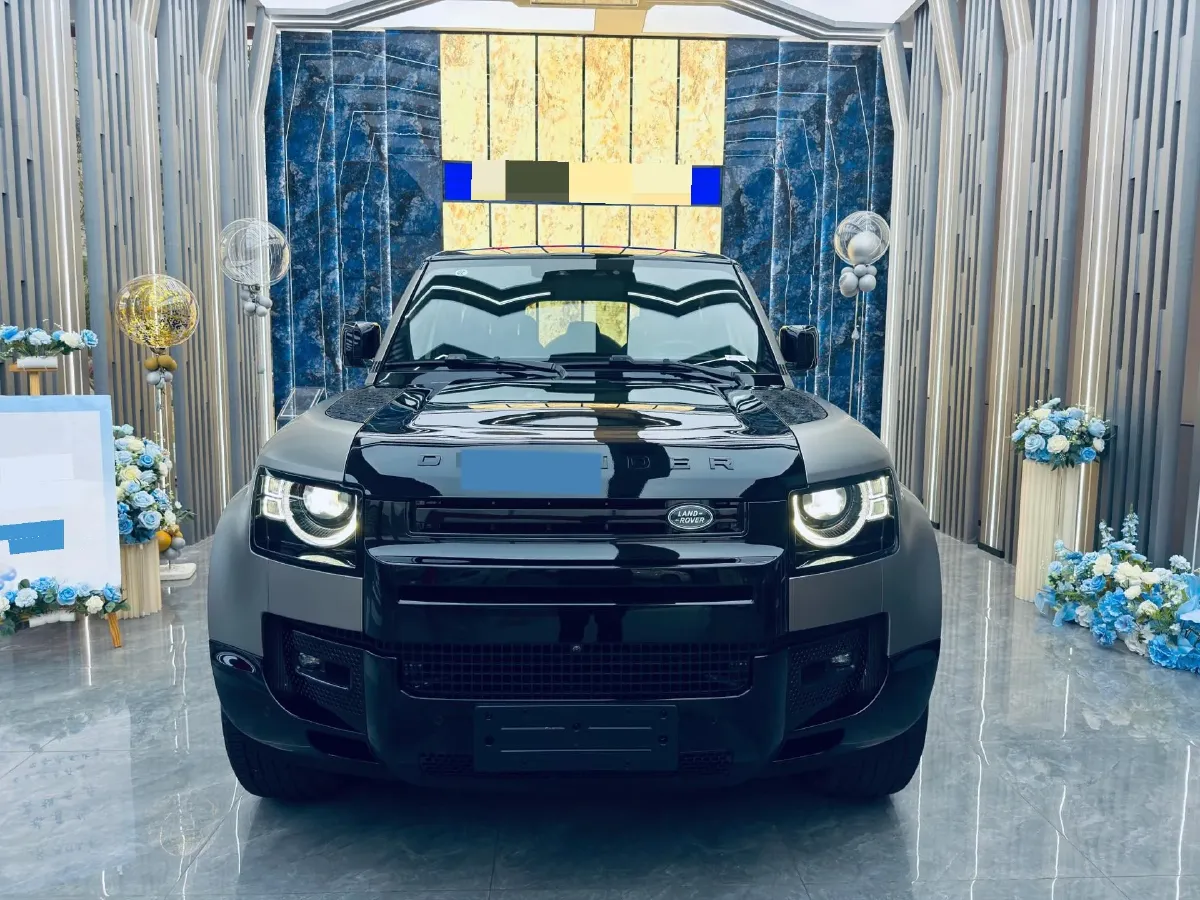 2025 Land Rover Defender 3.0T 400HP L6 8AT,autocango,china used car exporter,china ev exporter,chinese used car exporter,chinese used ev exporter