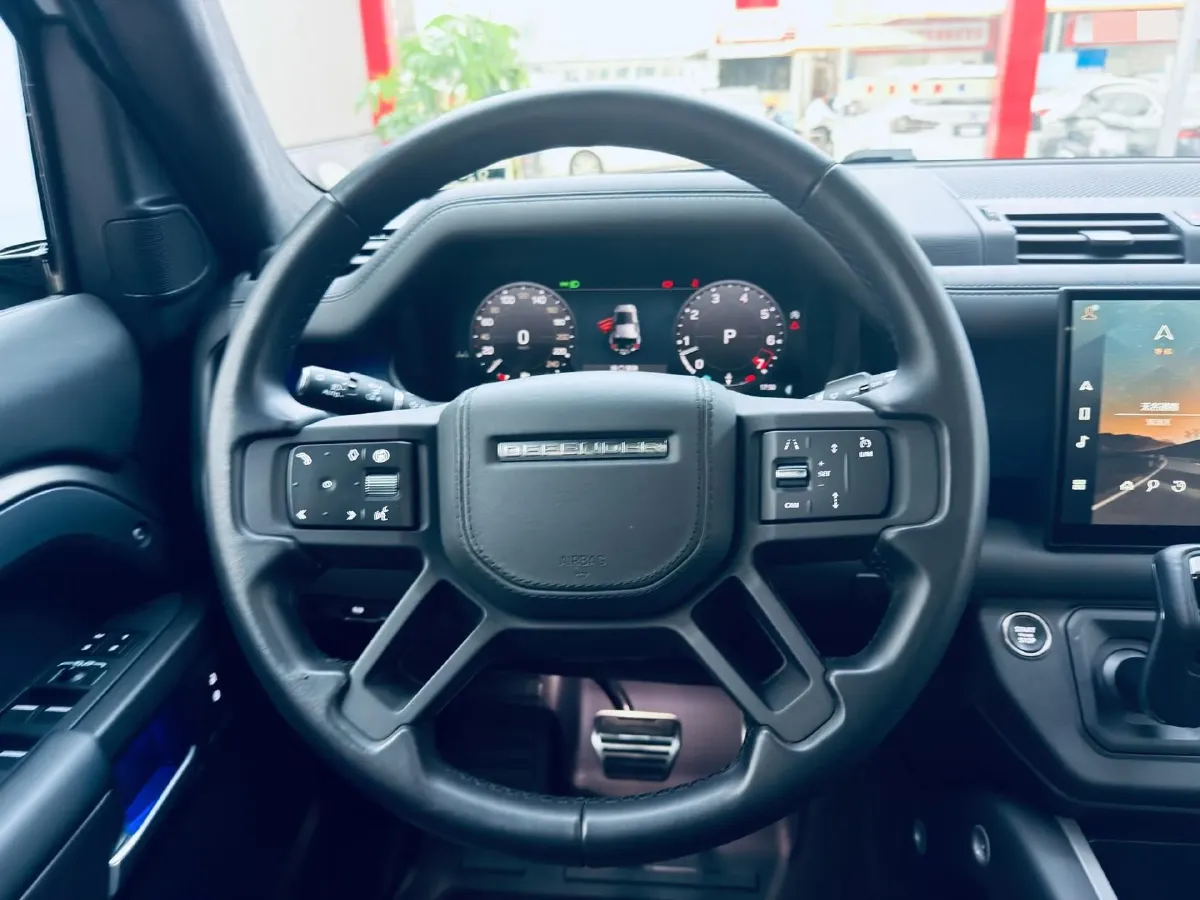 2025 Land Rover Defender 3.0T 400HP L6 8AT,autocango,china used car exporter,china ev exporter,chinese used car exporter,chinese used ev exporter