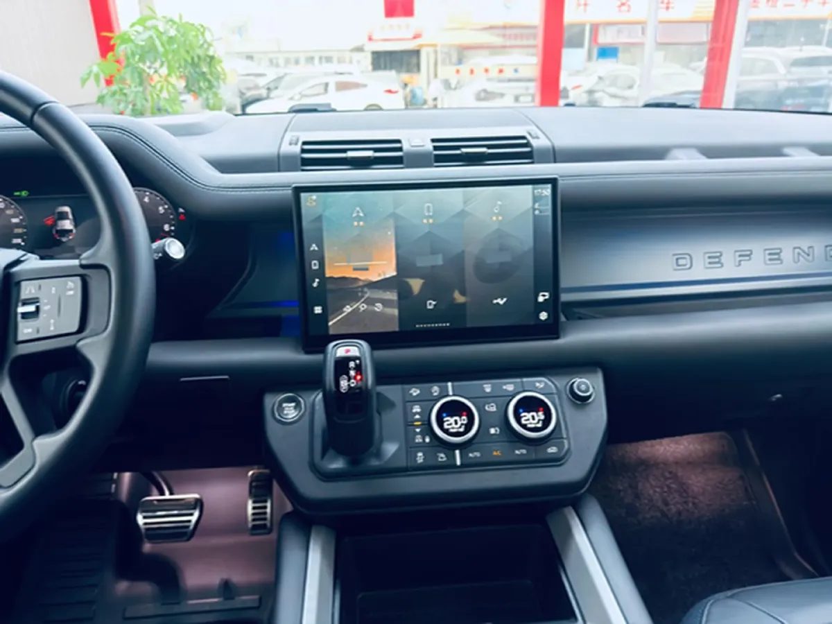 2025 Land Rover Defender 3.0T 400HP L6 8AT,autocango,china used car exporter,china ev exporter,chinese used car exporter,chinese used ev exporter