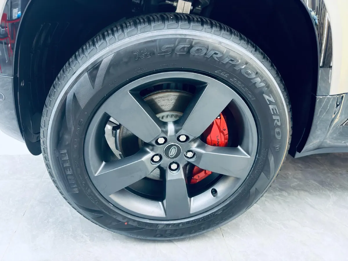 2025 Land Rover Defender 3.0T 400HP L6 8AT,autocango,china used car exporter,china ev exporter,chinese used car exporter,chinese used ev exporter