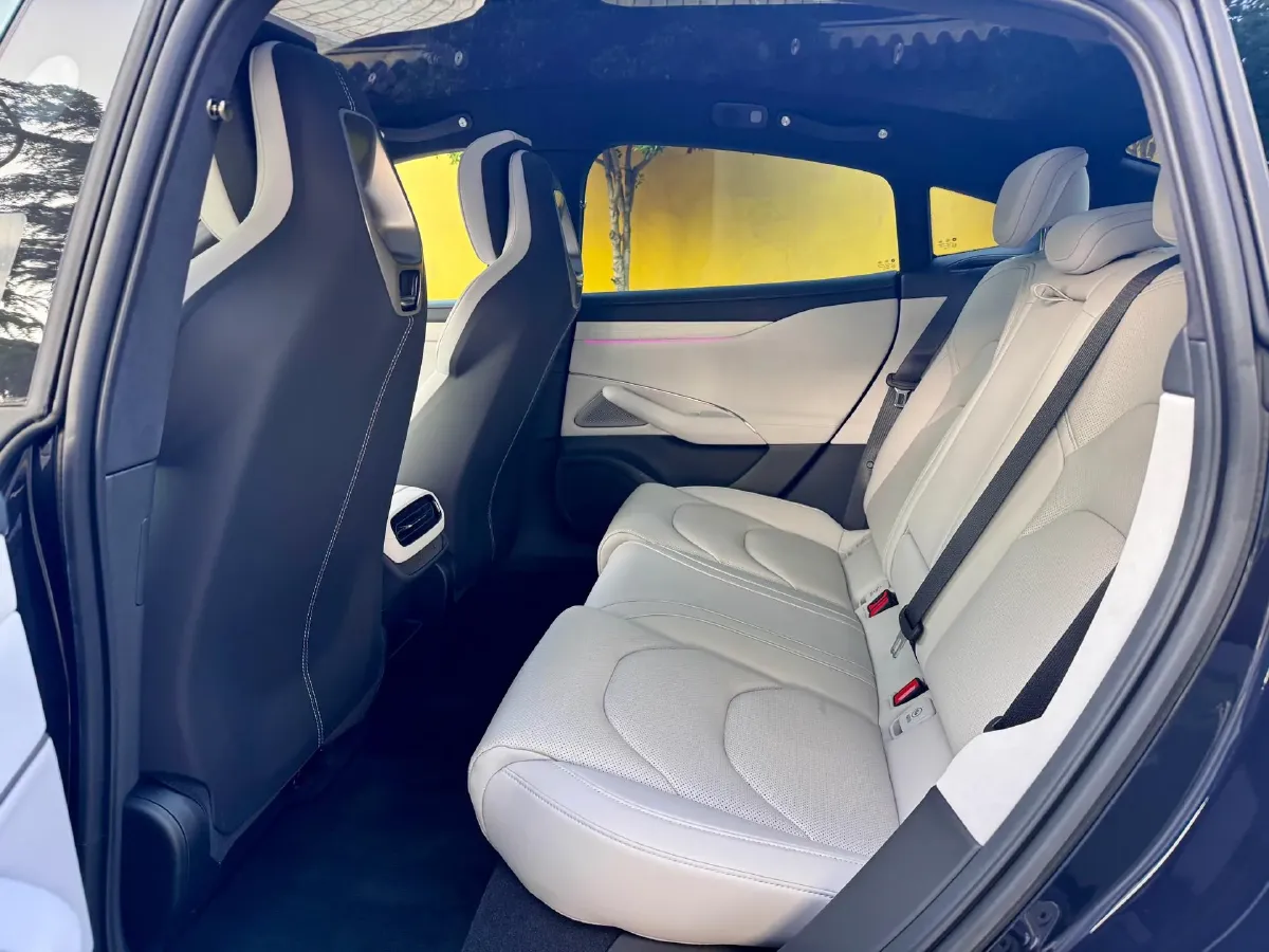 2024 MI SU7 BEV 101KWH,autocango,china used car exporter,china ev exporter,chinese used car exporter,chinese used ev exporter
