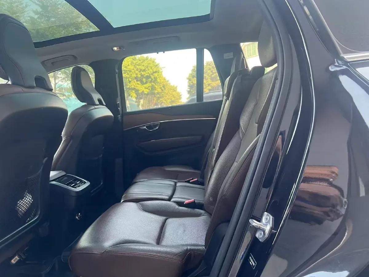 2020 Volvo XC90 2.0T 310HP L4 8AT,autocango,china used car exporter,china ev exporter,chinese used car exporter,chinese used ev exporter