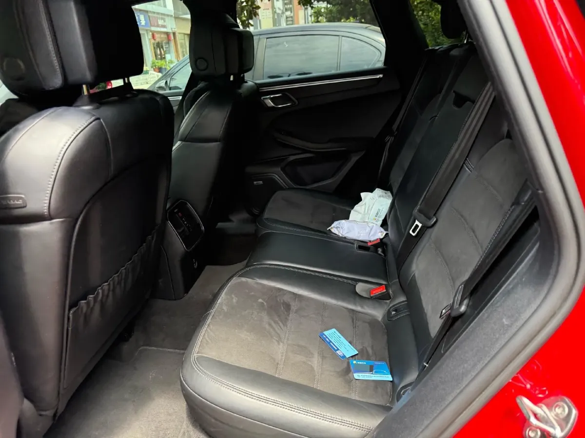 2024 BMW 5 Series 2.0T 190HP L4 8AT,autocango,china used car exporter,china ev exporter,chinese used car exporter,chinese used ev exporter
