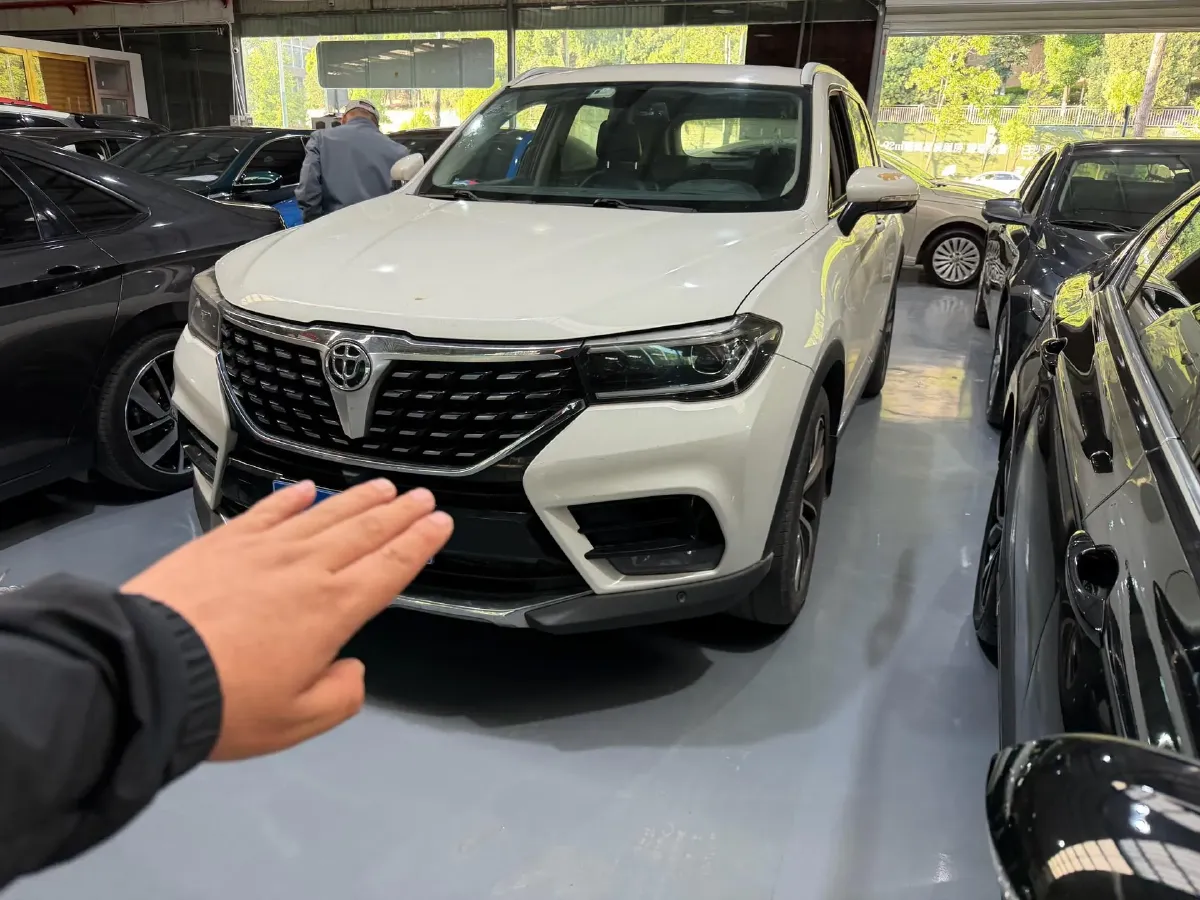 2018 Brilliance Auto V7 1.6T 204HP L4 7DCT,autocango,china used car exporter,china ev exporter,chinese used car exporter,chinese used ev exporter