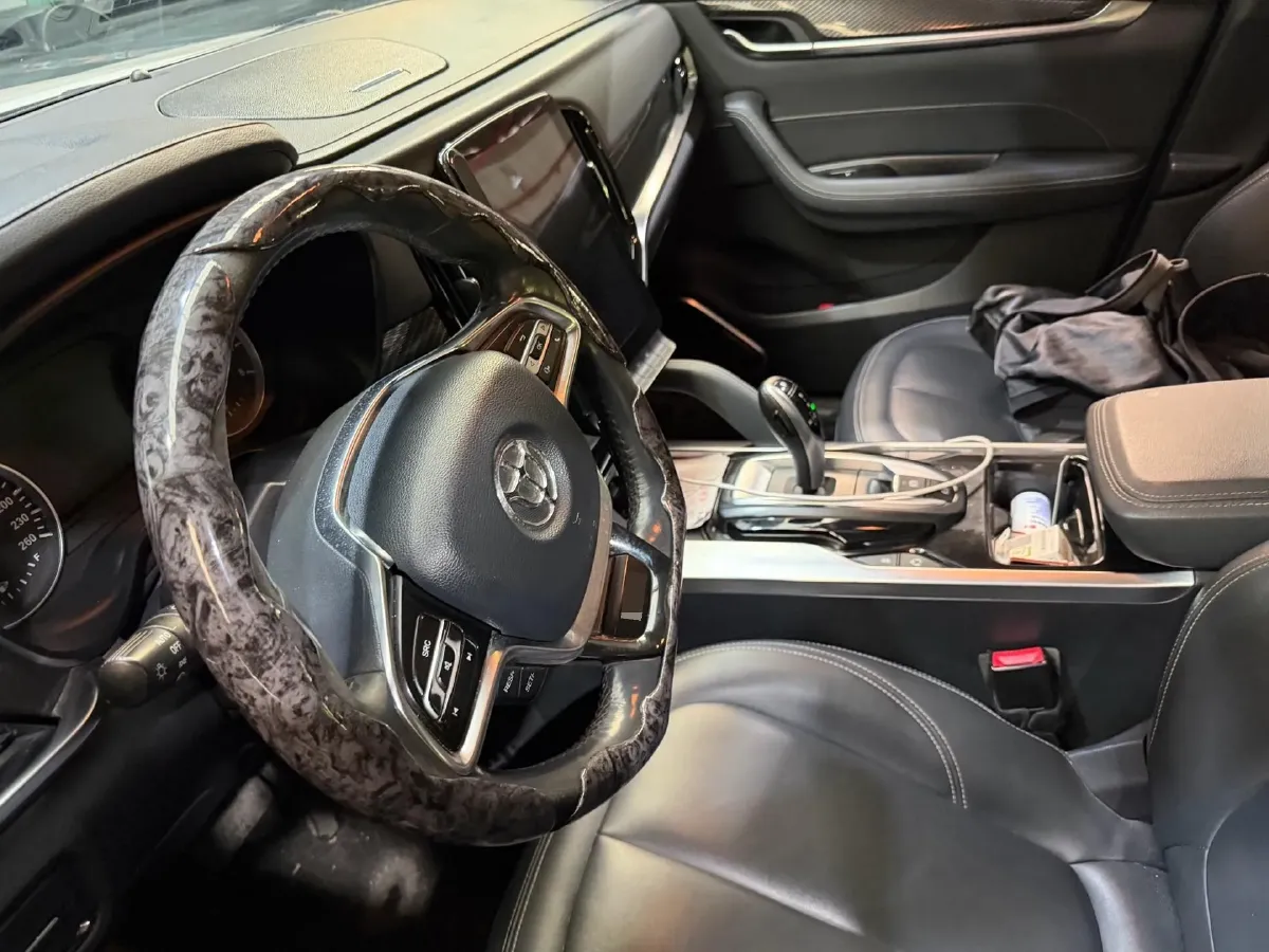 2018 Brilliance Auto V7 1.6T 204HP L4 7DCT,autocango,china used car exporter,china ev exporter,chinese used car exporter,chinese used ev exporter