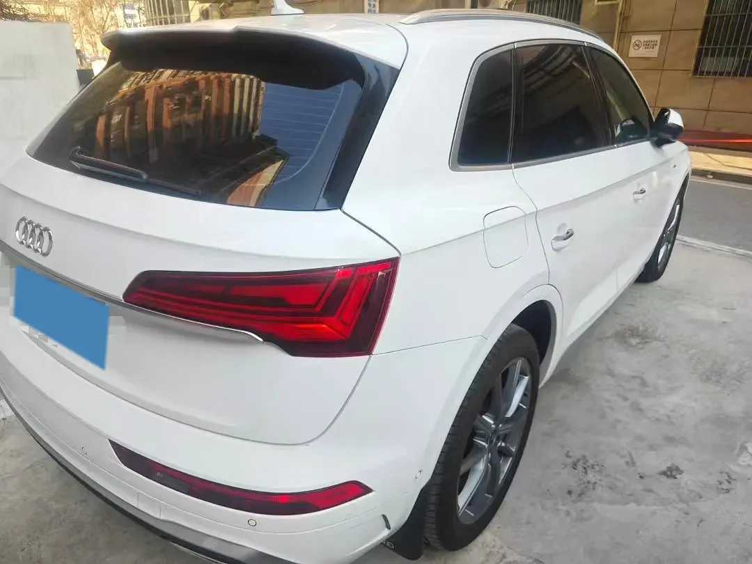 2022 Audi Q5L 2.0T 190HP L4 7DCT,autocango,china used car exporter,china ev exporter,chinese used car exporter,chinese used ev exporter