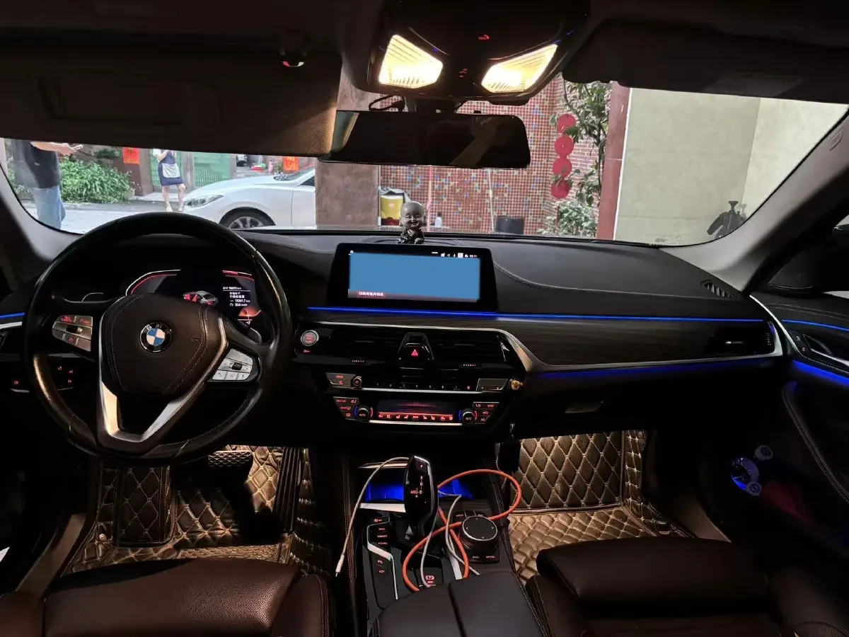 2020 BMW 5 Series 2.0T 252HP L4 8AT,autocango,china used car exporter,china ev exporter,chinese used car exporter,chinese used ev exporter