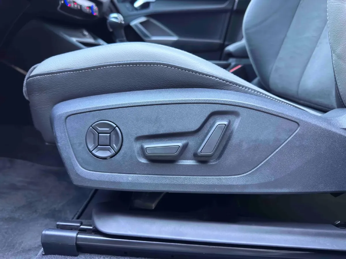 2022 Audi Q3 1.4T 150HP L4 7DCT,autocango,china used car exporter,china ev exporter,chinese used car exporter,chinese used ev exporter