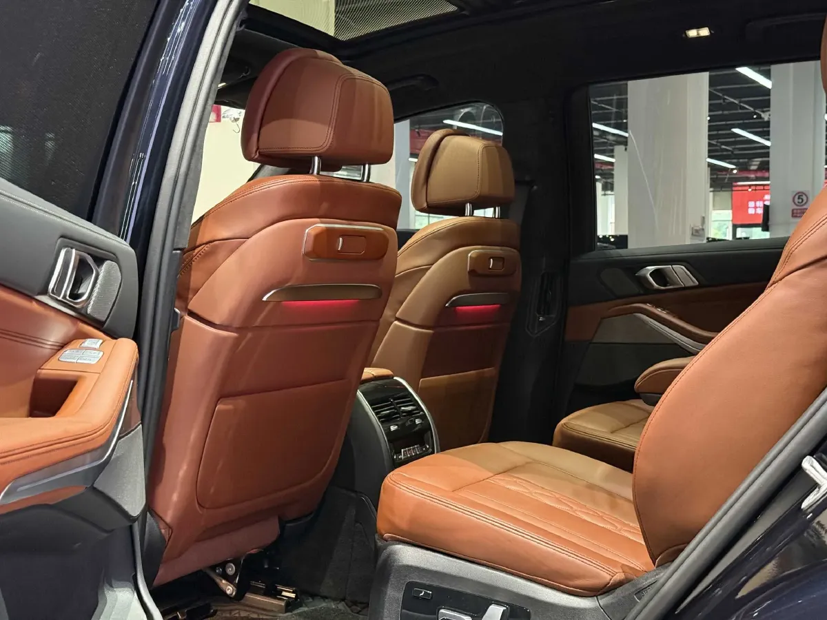 2024 BMW X7 3.0T 381HP L6 8AT,autocango,china used car exporter,china ev exporter,chinese used car exporter,chinese used ev exporter