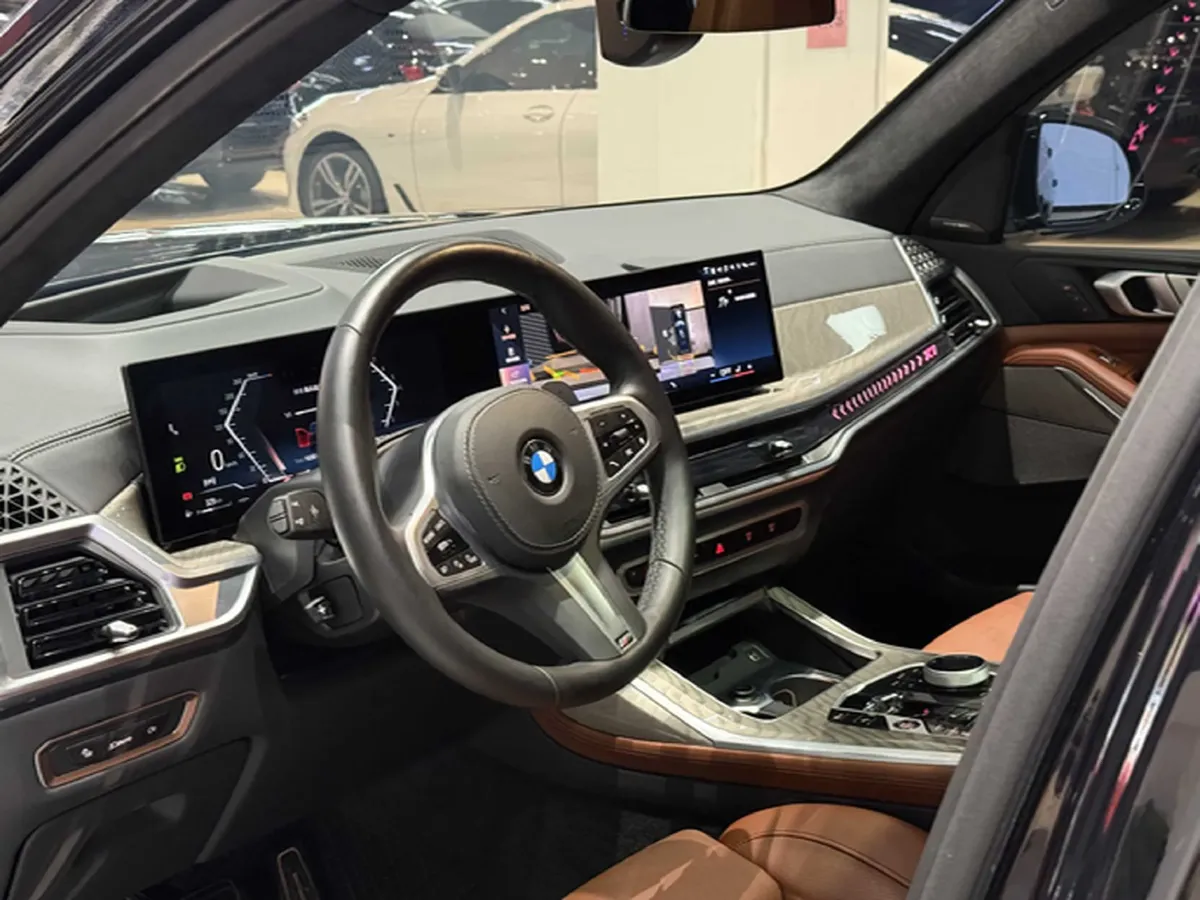 2024 BMW X7 3.0T 381HP L6 8AT,autocango,china used car exporter,china ev exporter,chinese used car exporter,chinese used ev exporter