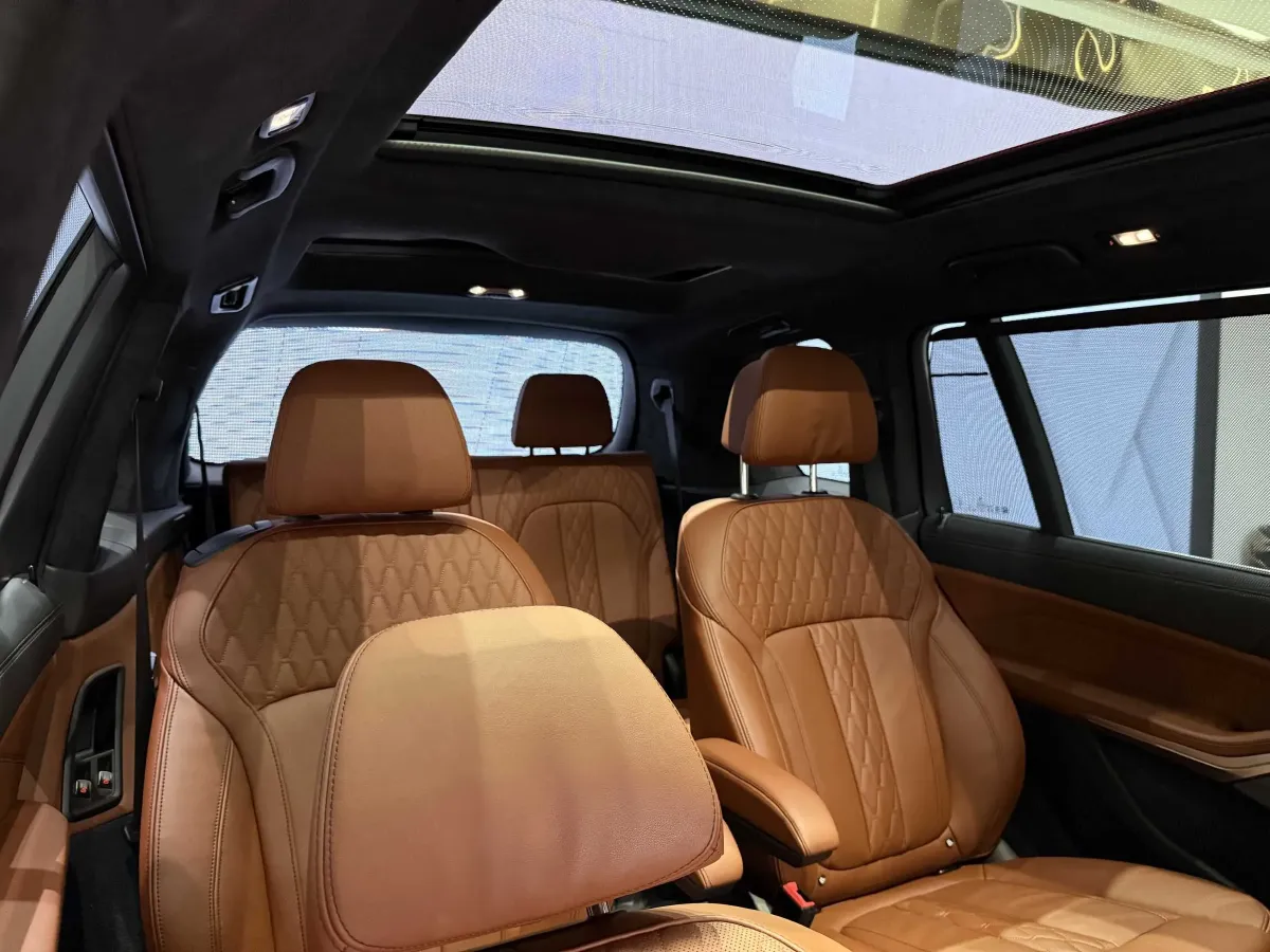 2024 BMW X7 3.0T 381HP L6 8AT,autocango,china used car exporter,china ev exporter,chinese used car exporter,chinese used ev exporter