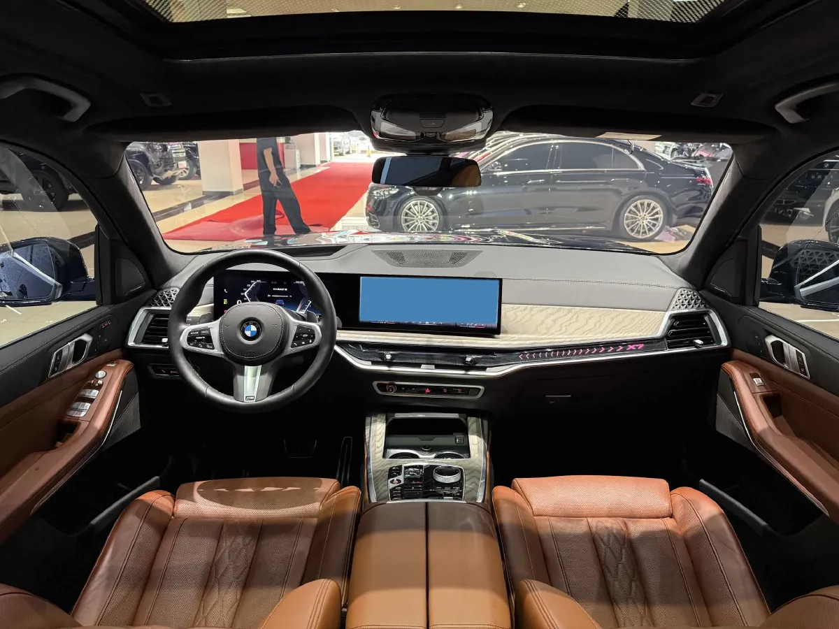 2024 BMW X7 3.0T 381HP L6 8AT,autocango,china used car exporter,china ev exporter,chinese used car exporter,chinese used ev exporter