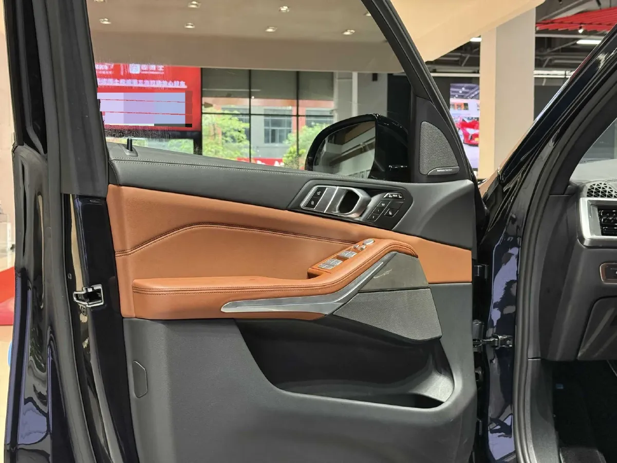 2024 BMW X7 3.0T 381HP L6 8AT,autocango,china used car exporter,china ev exporter,chinese used car exporter,chinese used ev exporter