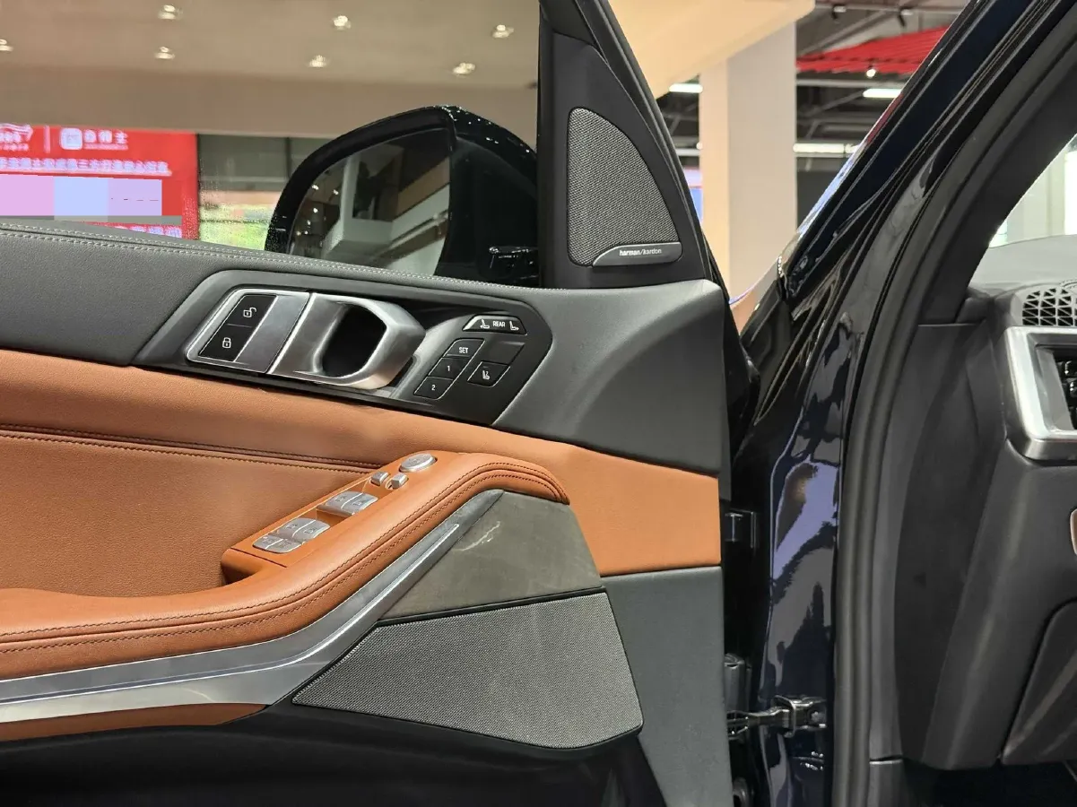2024 BMW X7 3.0T 381HP L6 8AT,autocango,china used car exporter,china ev exporter,chinese used car exporter,chinese used ev exporter
