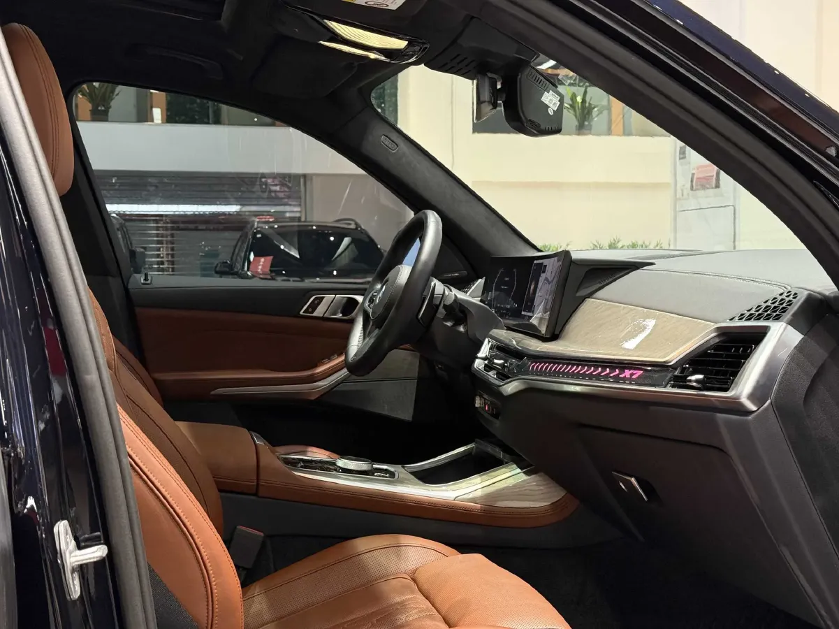 2024 BMW X7 3.0T 381HP L6 8AT,autocango,china used car exporter,china ev exporter,chinese used car exporter,chinese used ev exporter