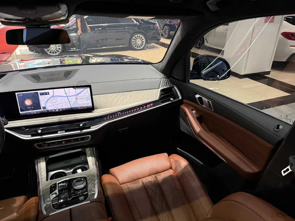 2024 BMW X7 3.0T 381HP L6 8AT,autocango,china used car exporter,china ev exporter,chinese used car exporter,chinese used ev exporter