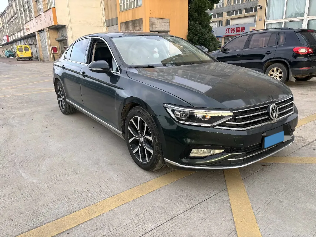 2020 Volkswagen Magotan 2.0T 186HP L4 7DCT,autocango,china used car exporter,china ev exporter,chinese used car exporter,chinese used ev exporter