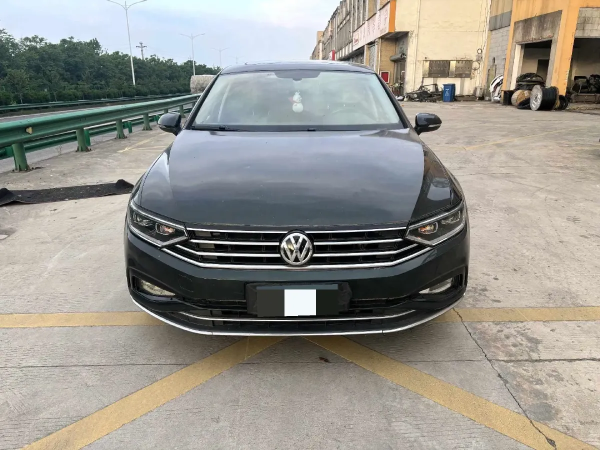 2020 Volkswagen Magotan 2.0T 186HP L4 7DCT,autocango,china used car exporter,china ev exporter,chinese used car exporter,chinese used ev exporter