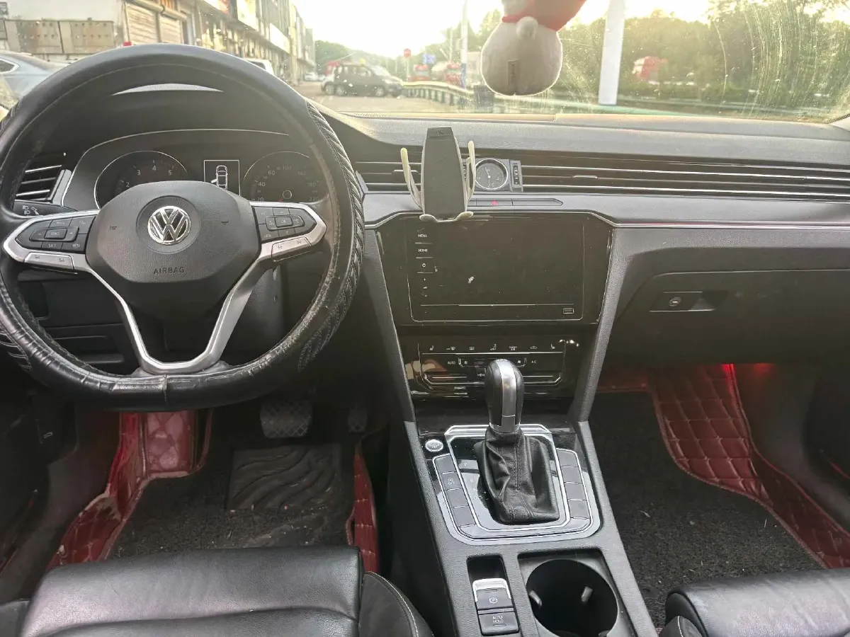 2020 Volkswagen Magotan 2.0T 186HP L4 7DCT,autocango,china used car exporter,china ev exporter,chinese used car exporter,chinese used ev exporter