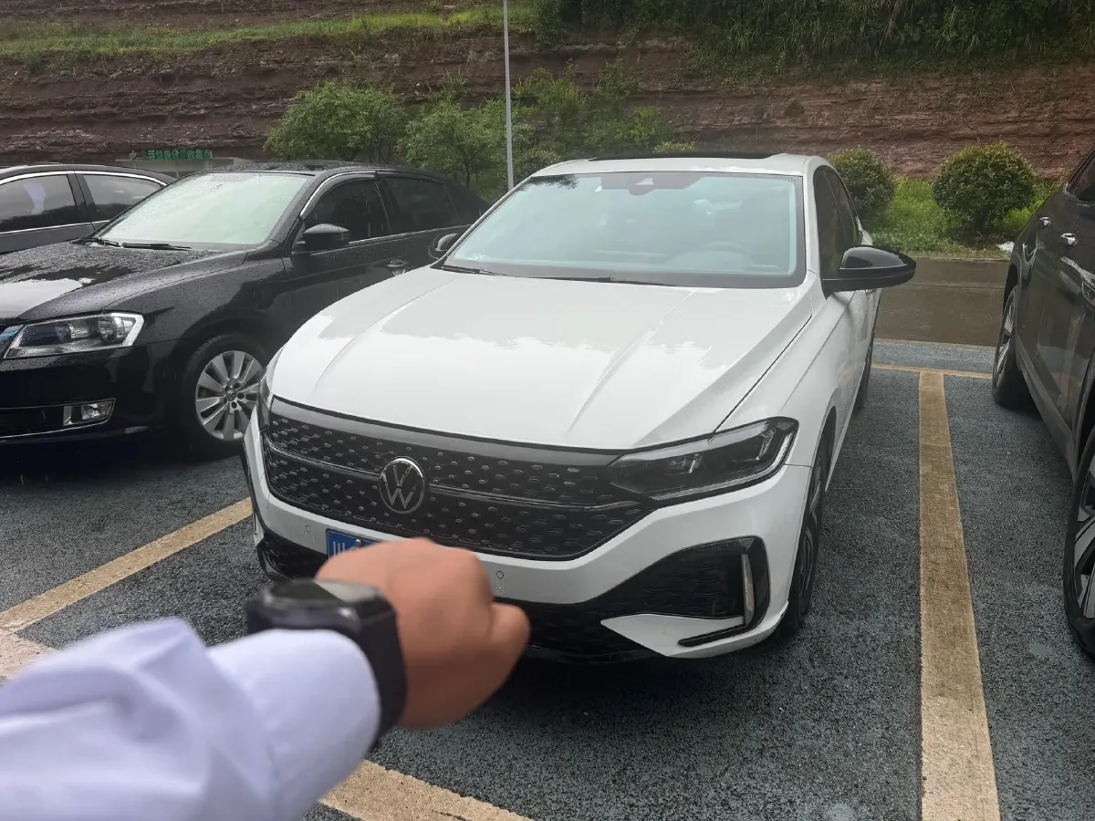 2024 Volkswagen Lavida 1.5T 160HP L4 7DCT,autocango,china used car exporter,china ev exporter,chinese used car exporter,chinese used ev exporter