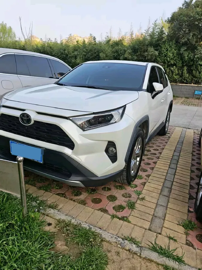 2020 Toyota RAV4 2.0L 171HP L4 CVT,autocango,china used car exporter,china ev exporter,chinese used car exporter,chinese used ev exporter