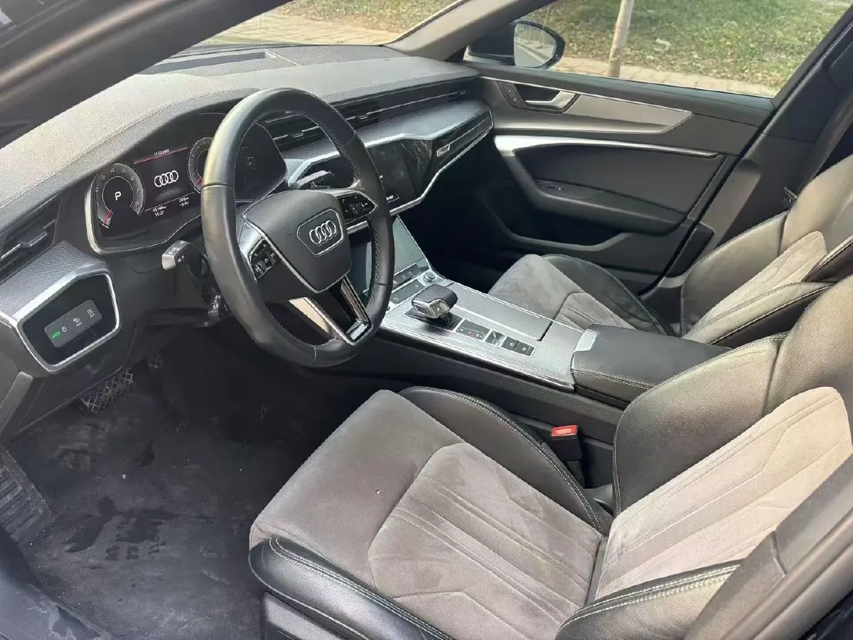 2022 Audi A6L 2.0T 190HP L4 7DCT,autocango,china used car exporter,china ev exporter,chinese used car exporter,chinese used ev exporter