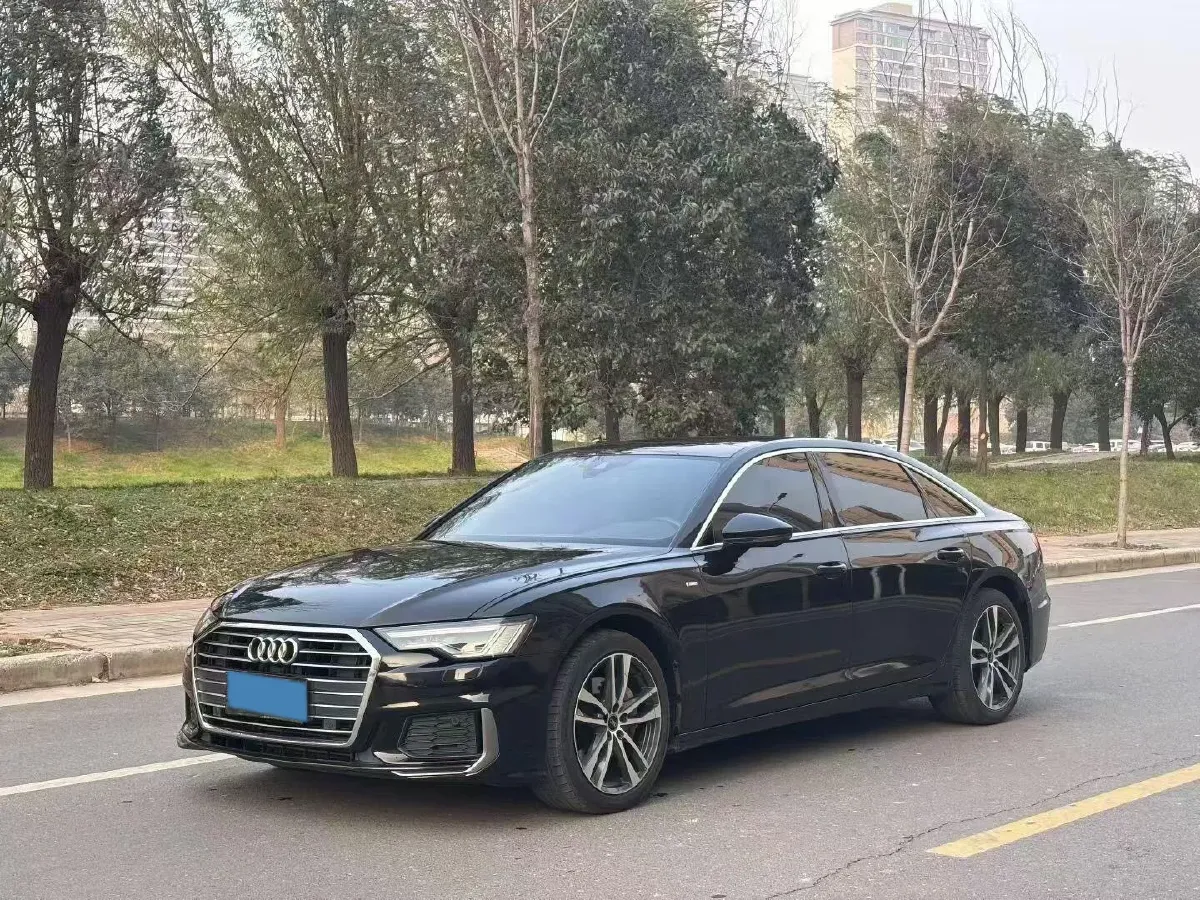 2022 Audi A6L 2.0T 190HP L4 7DCT,autocango,china used car exporter,china ev exporter,chinese used car exporter,chinese used ev exporter