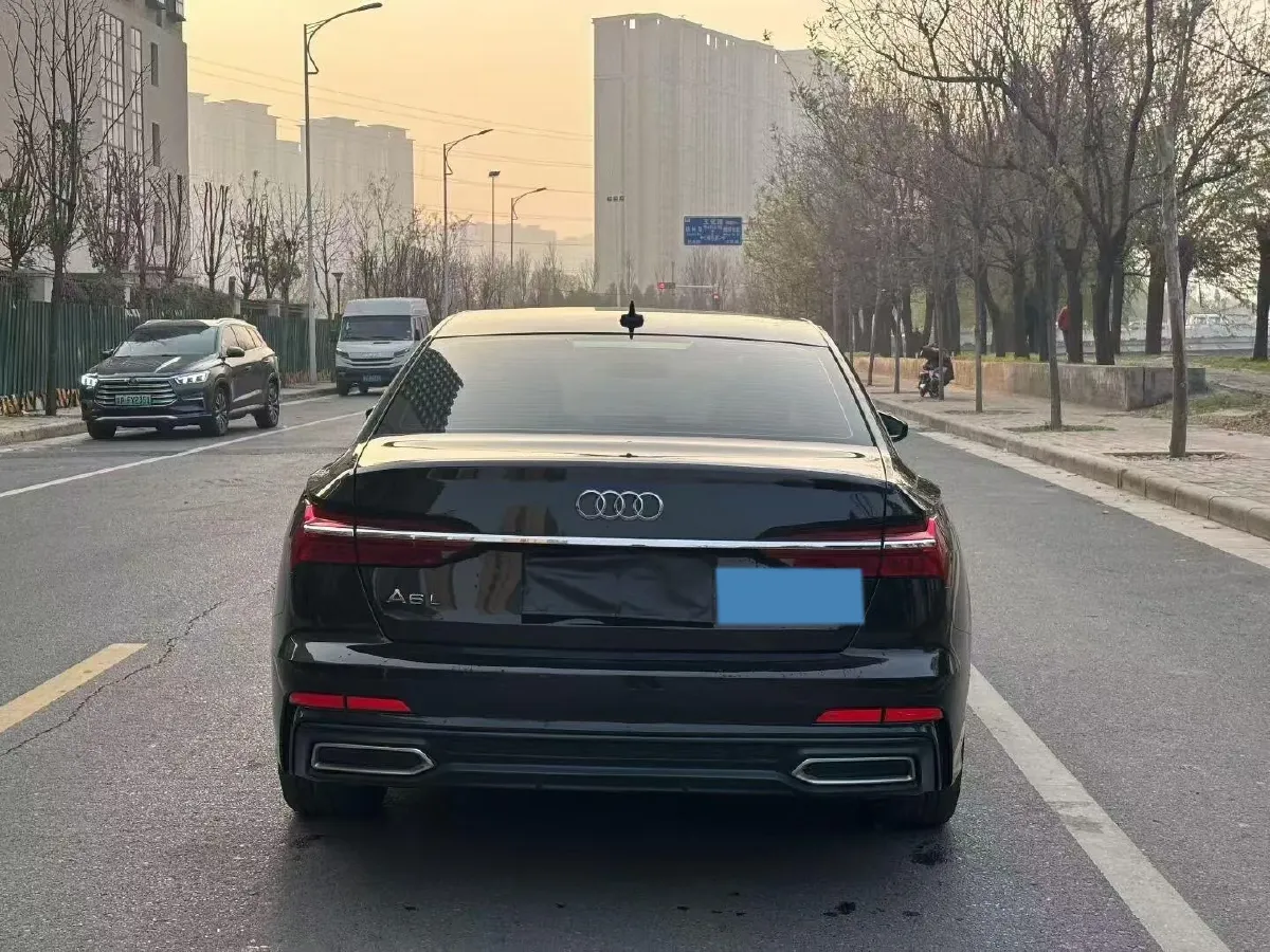2022 Audi A6L 2.0T 190HP L4 7DCT,autocango,china used car exporter,china ev exporter,chinese used car exporter,chinese used ev exporter