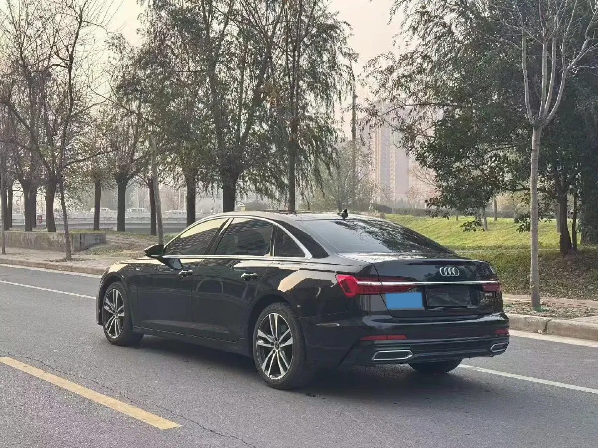 2022 Audi A6L 2.0T 190HP L4 7DCT,autocango,china used car exporter,china ev exporter,chinese used car exporter,chinese used ev exporter