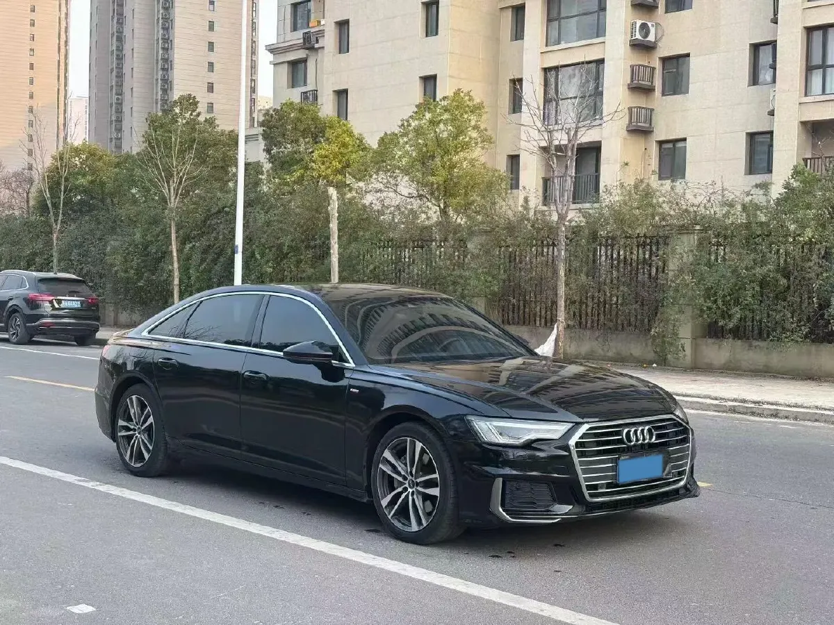 2022 Audi A6L 2.0T 190HP L4 7DCT,autocango,china used car exporter,china ev exporter,chinese used car exporter,chinese used ev exporter