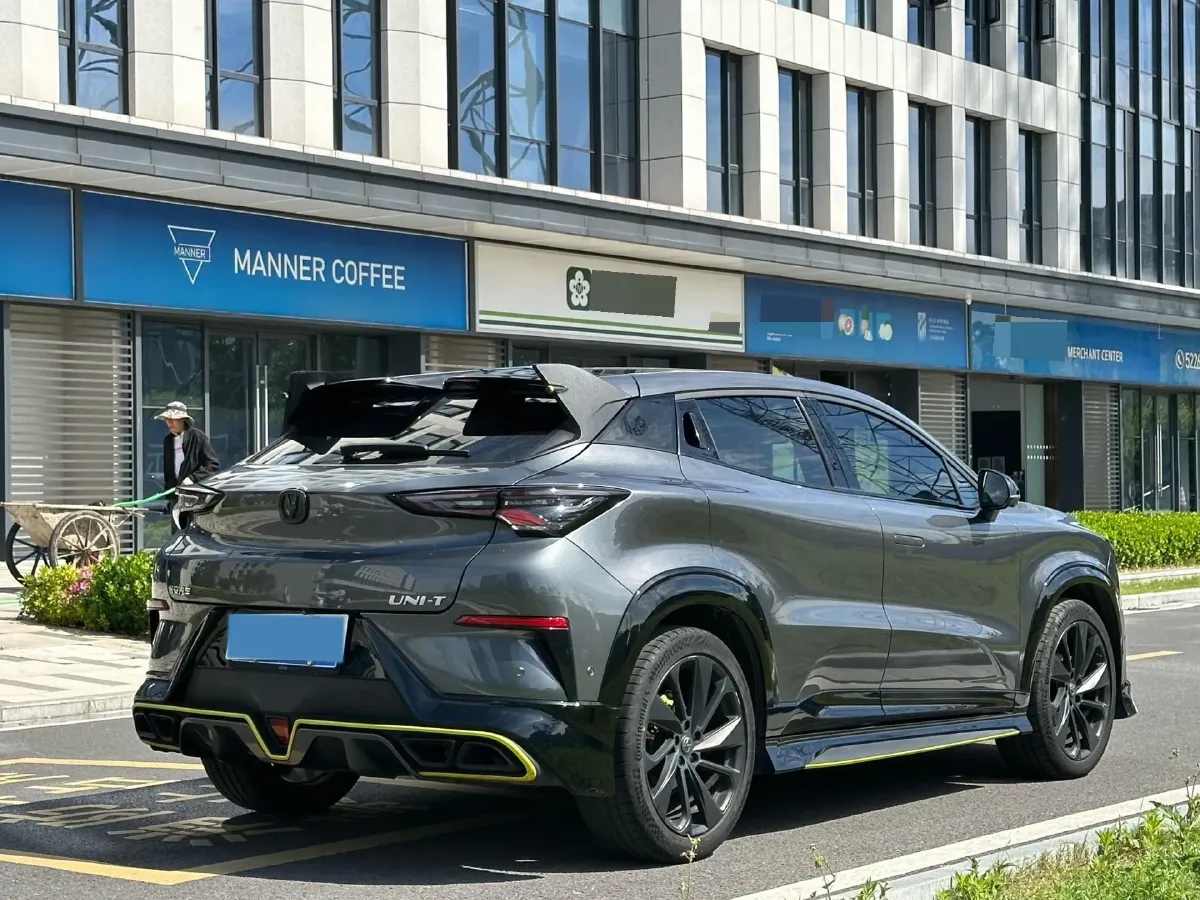 2022 ChangAn UNI-T 1.5T 188HP L4 7DCT,autocango,china used car exporter,china ev exporter,chinese used car exporter,chinese used ev exporter
