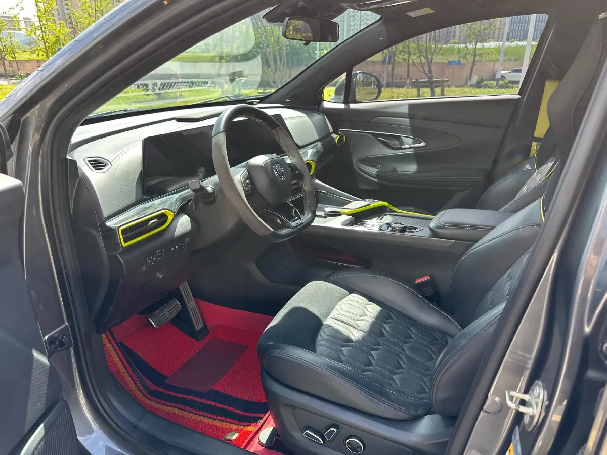 2022 ChangAn UNI-T 1.5T 188HP L4 7DCT,autocango,china used car exporter,china ev exporter,chinese used car exporter,chinese used ev exporter