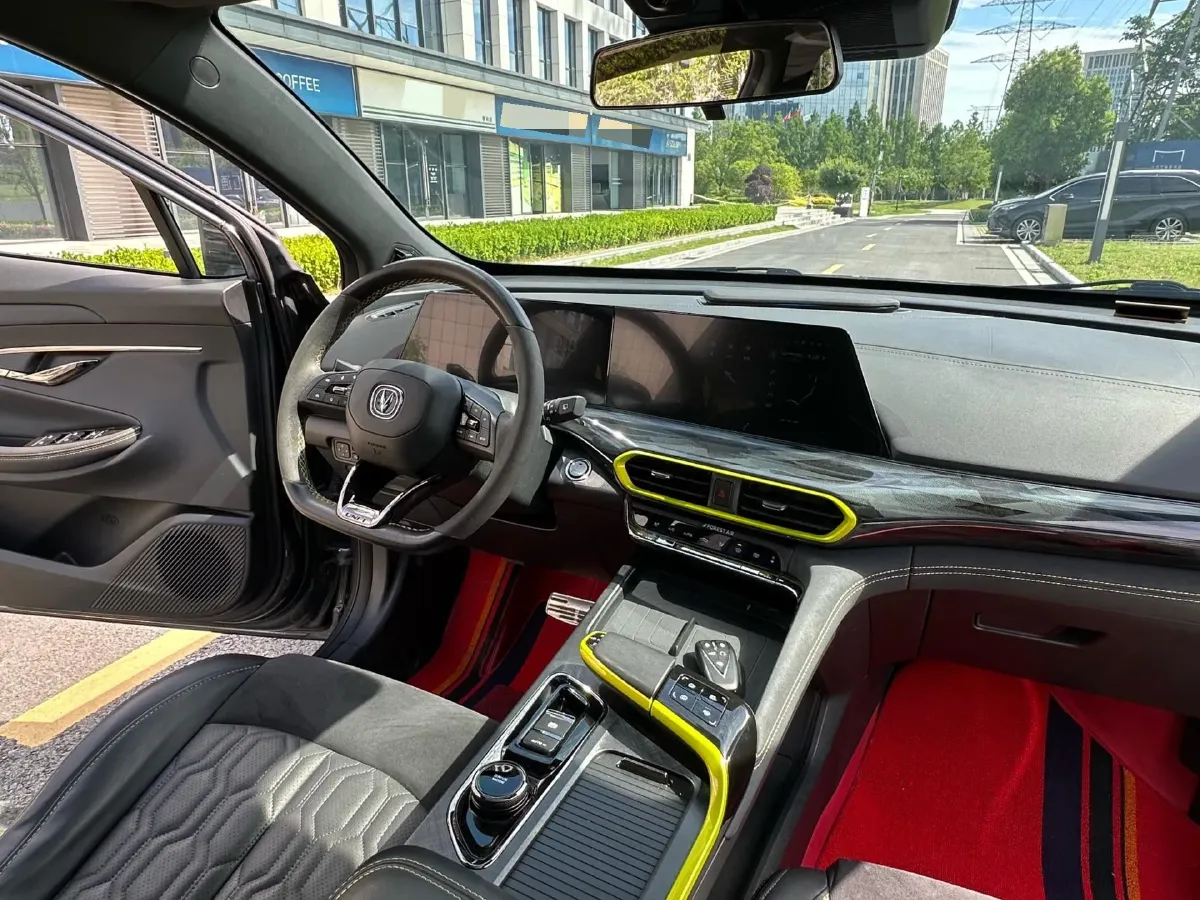 2022 ChangAn UNI-T 1.5T 188HP L4 7DCT,autocango,china used car exporter,china ev exporter,chinese used car exporter,chinese used ev exporter