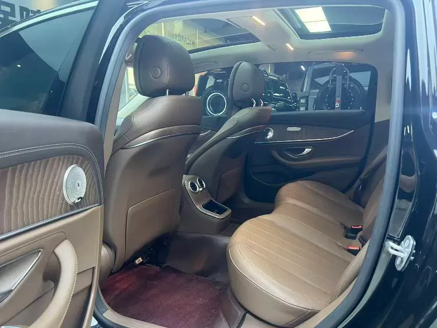 2022 Mercedes-Benz GLC Class 2.0T 258HP L4 9AT,autocango,china used car exporter,china ev exporter,chinese used car exporter,chinese used ev exporter