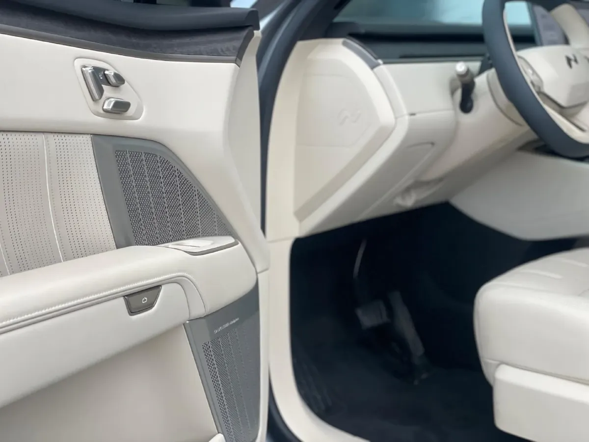 2025 ONVO L90 BEV,autocango,china used car exporter,china ev exporter,chinese used car exporter,chinese used ev exporter