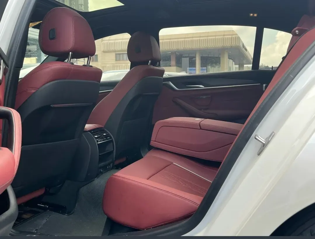 2022 BMW 5 Series 2.0T 252HP L4 8AT,autocango,china used car exporter,china ev exporter,chinese used car exporter,chinese used ev exporter