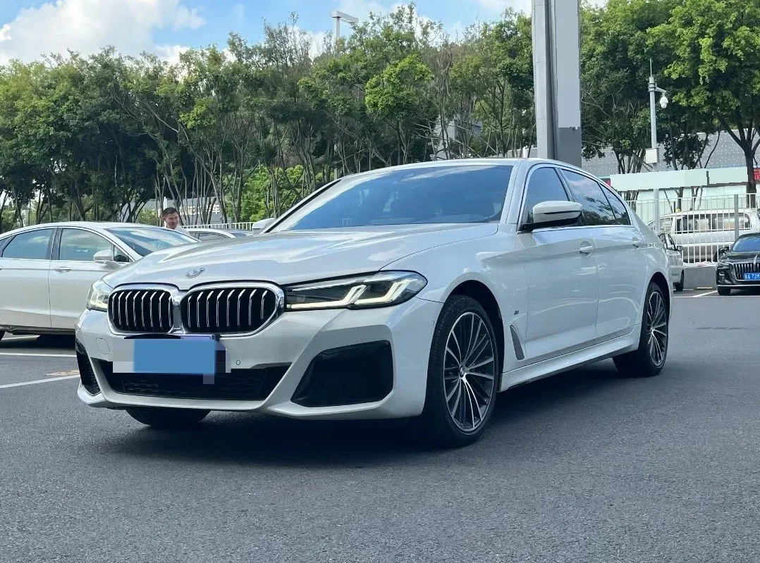 2022 BMW 5 Series 2.0T 252HP L4 8AT,autocango,china used car exporter,china ev exporter,chinese used car exporter,chinese used ev exporter