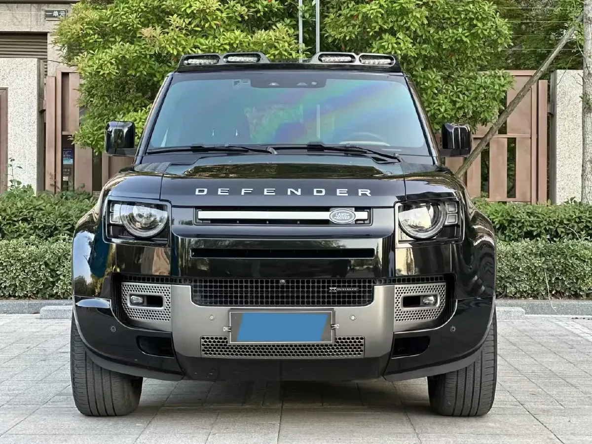 2024 Land Rover Defender 3.0T 400HP L6 8AT,autocango,china used car exporter,china ev exporter,chinese used car exporter,chinese used ev exporter