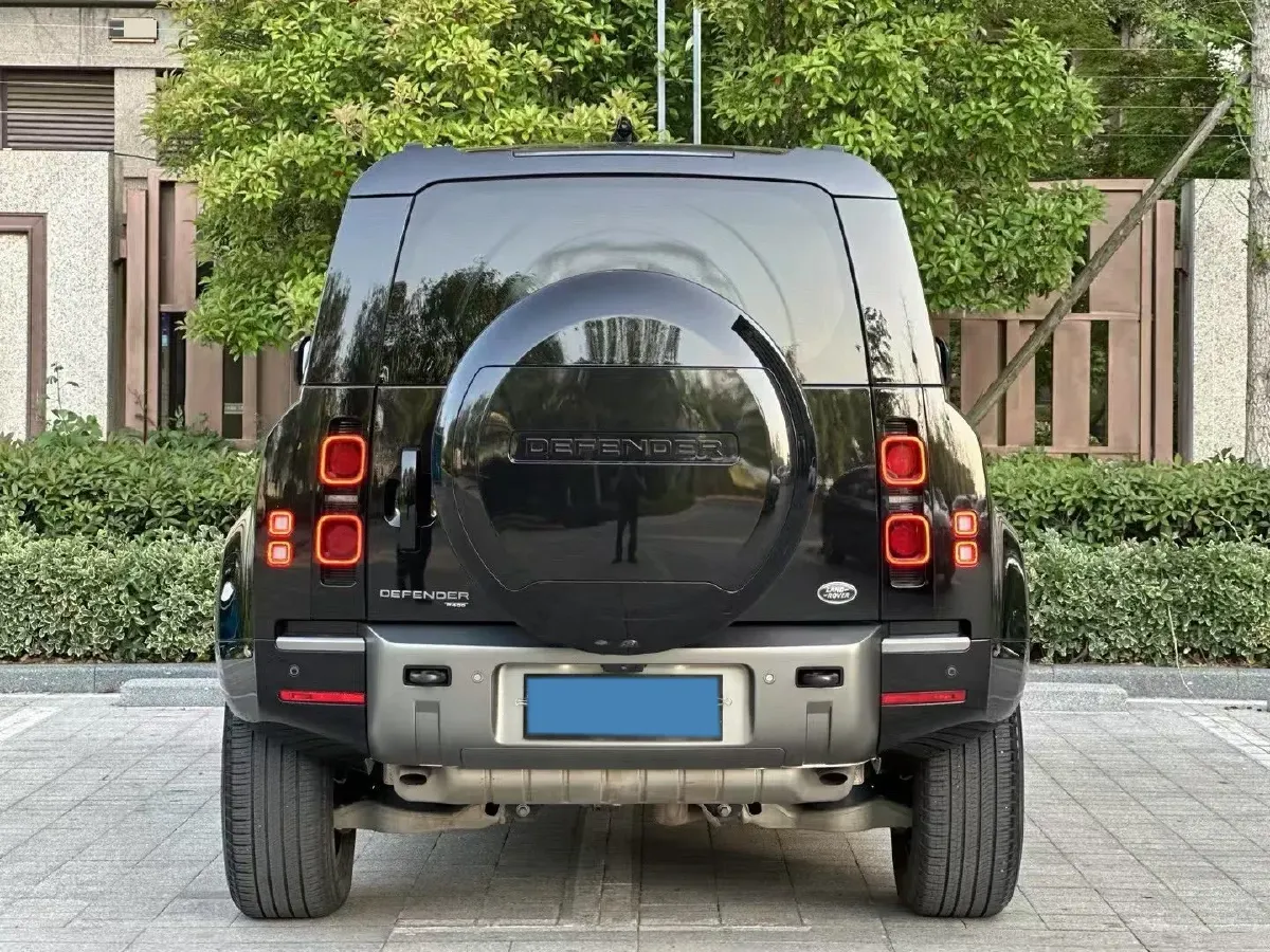 2024 Land Rover Defender 3.0T 400HP L6 8AT,autocango,china used car exporter,china ev exporter,chinese used car exporter,chinese used ev exporter
