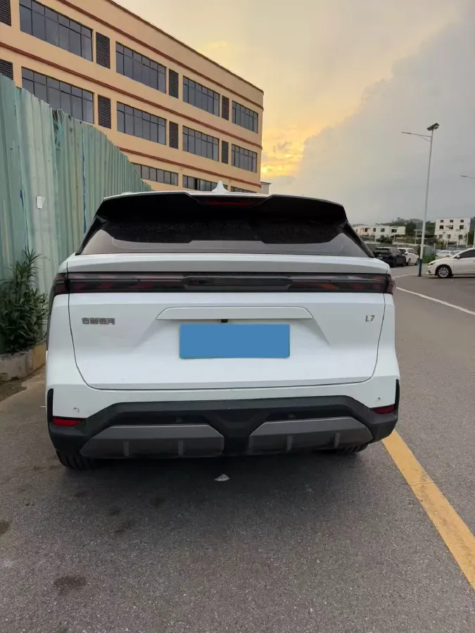 2024 Geely Galaxy L7 1.5T 163HP L4 3DHT PHEV 18.7KWH,autocango,china used car exporter,china ev exporter,chinese used car exporter,chinese used ev exporter