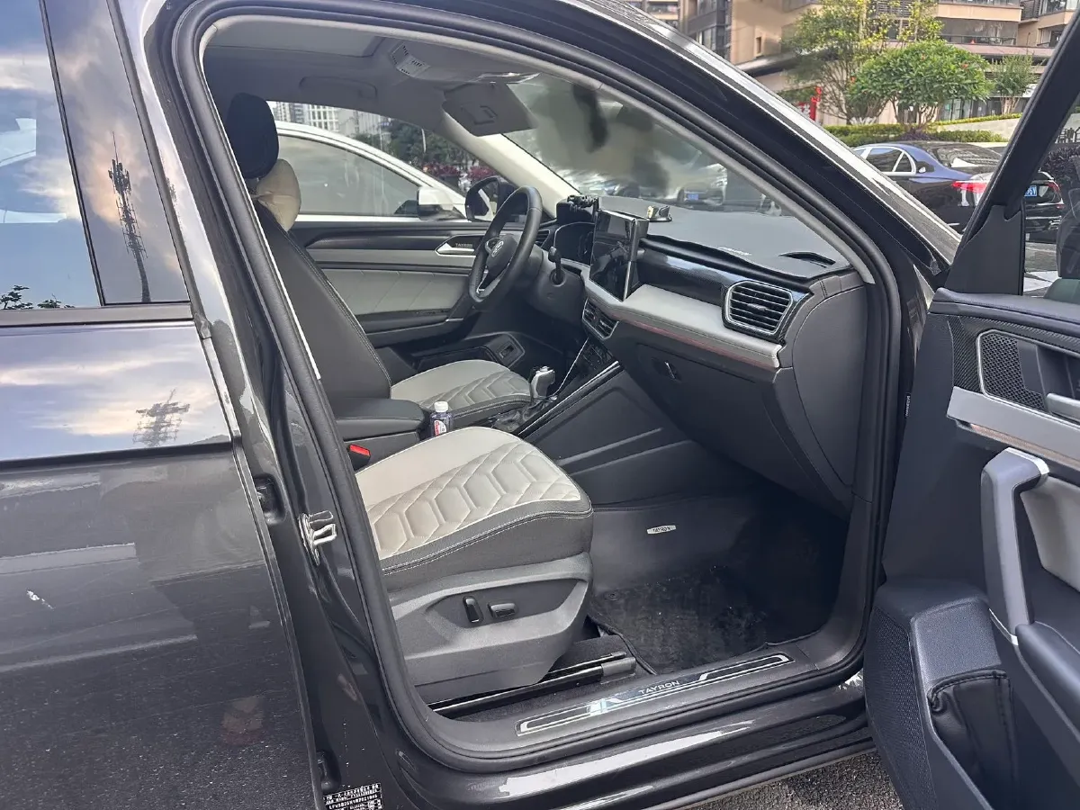 2024 Volkswagen Tayron 2.0T 186HP L4 7DCT,autocango,china used car exporter,china ev exporter,chinese used car exporter,chinese used ev exporter