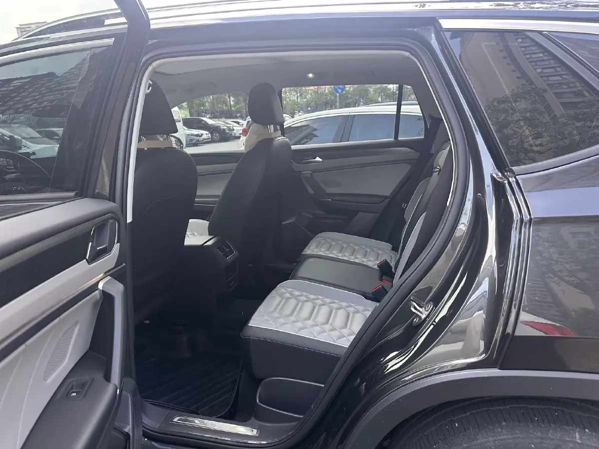 2024 Volkswagen Tayron 2.0T 186HP L4 7DCT,autocango,china used car exporter,china ev exporter,chinese used car exporter,chinese used ev exporter