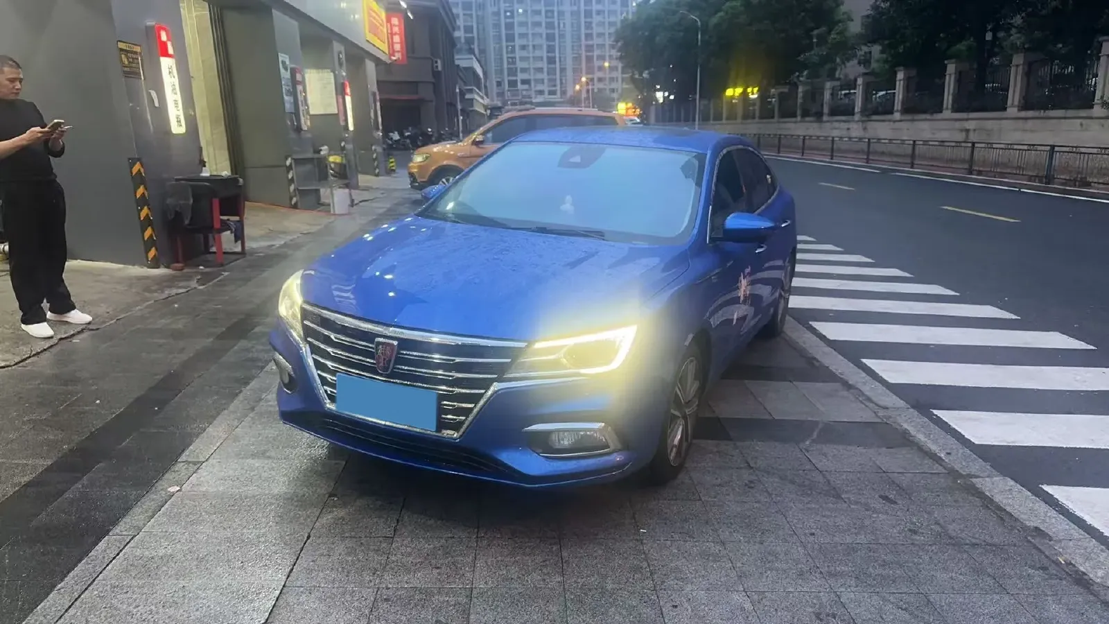 2019 Roewe i5 1.5T 169HP L4 7DCT,autocango,china used car exporter,china ev exporter,chinese used car exporter,chinese used ev exporter