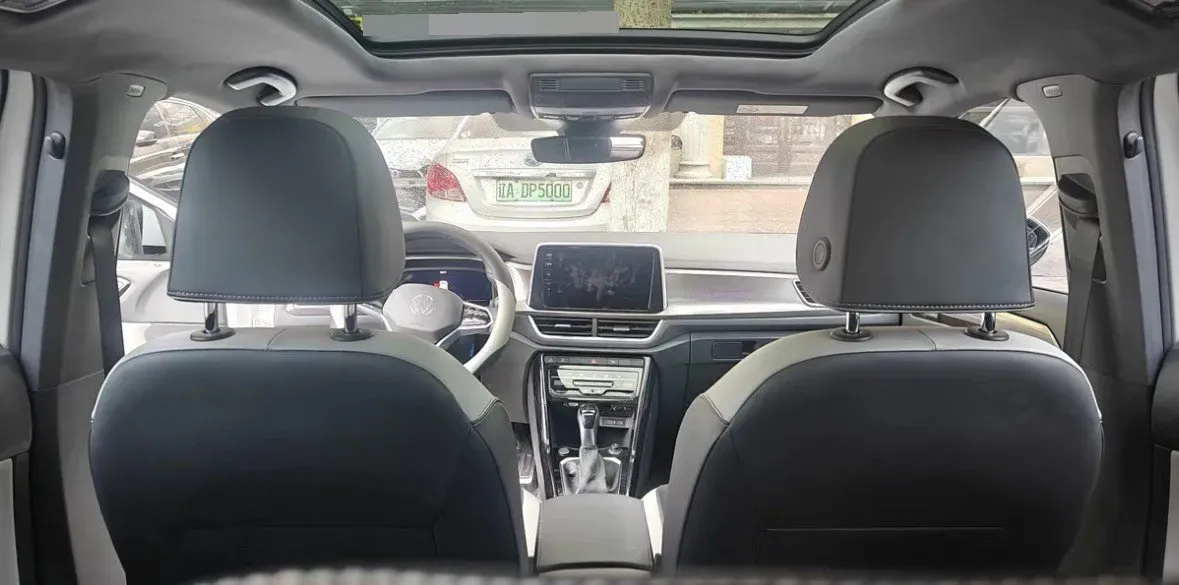 2023 Volkswagen T-Roc 1.5T 160HP L4 7DCT,autocango,china used car exporter,china ev exporter,chinese used car exporter,chinese used ev exporter