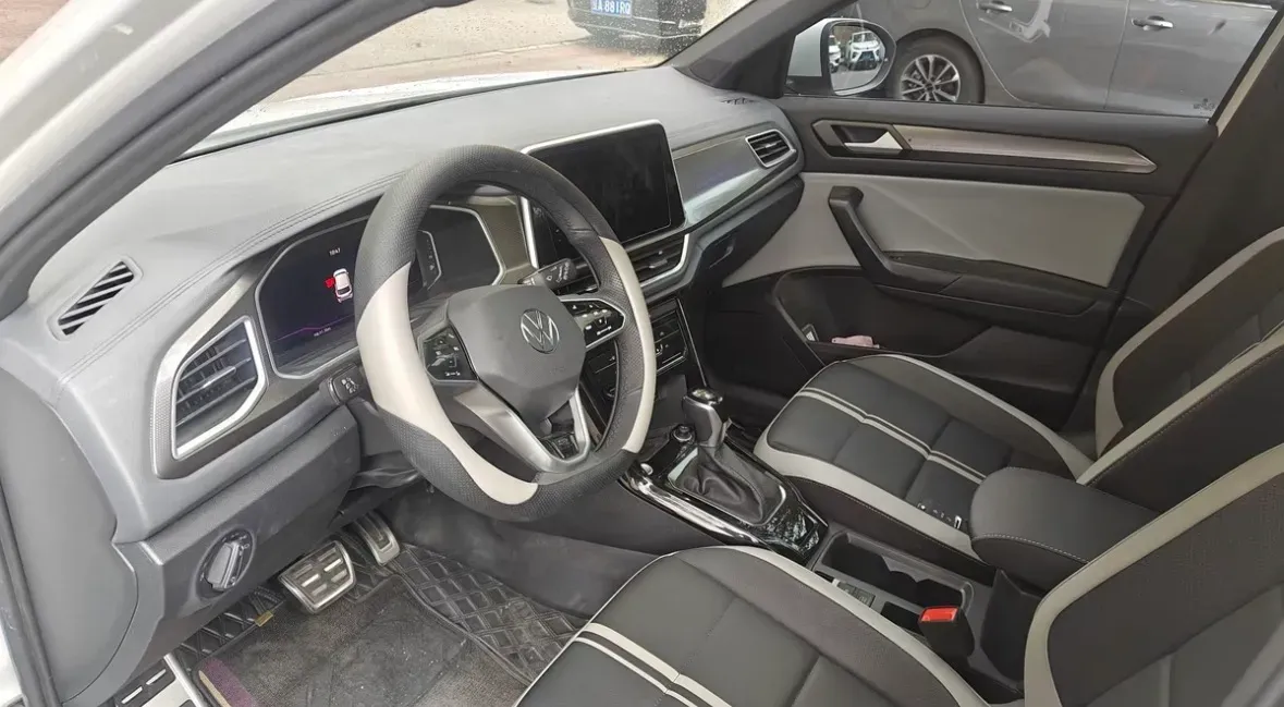 2023 Volkswagen T-Roc 1.5T 160HP L4 7DCT,autocango,china used car exporter,china ev exporter,chinese used car exporter,chinese used ev exporter